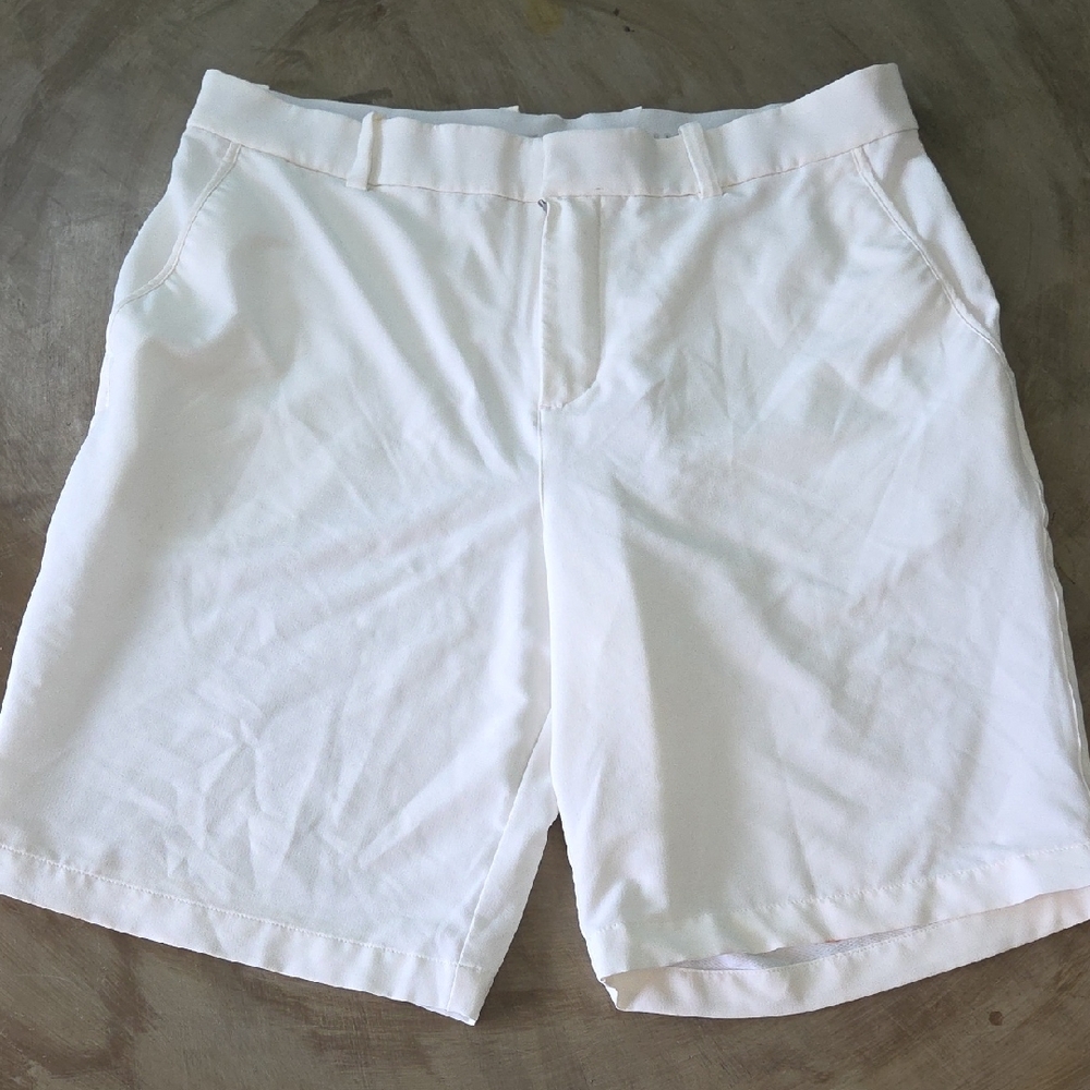 Nike Men's Cream Flat Front Golf Shorts
